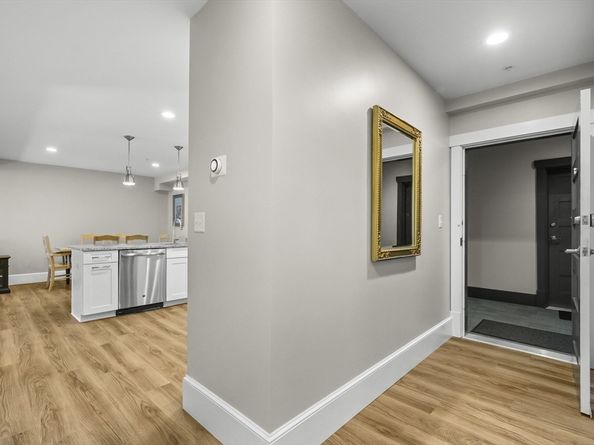 76 Court St. 6, Plymouth MA 02360