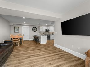 76 Court St. 6, Plymouth MA 02360