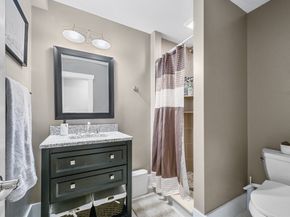 76 Court St. 6, Plymouth MA 02360