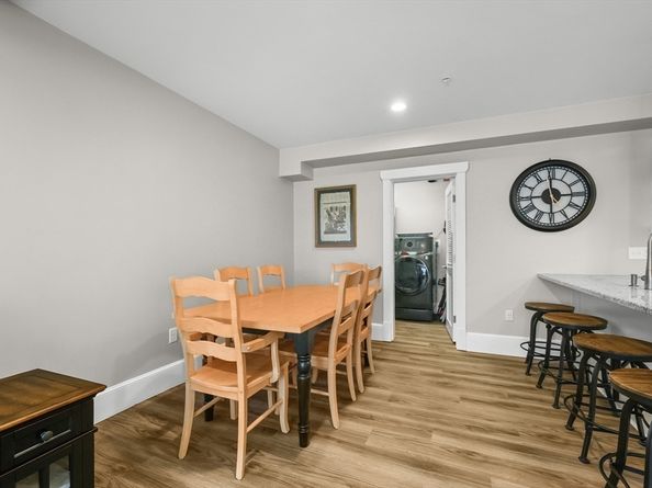 76 Court St. 6, Plymouth MA 02360