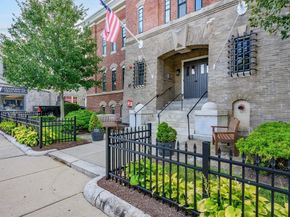 76 Court St. 6, Plymouth MA 02360