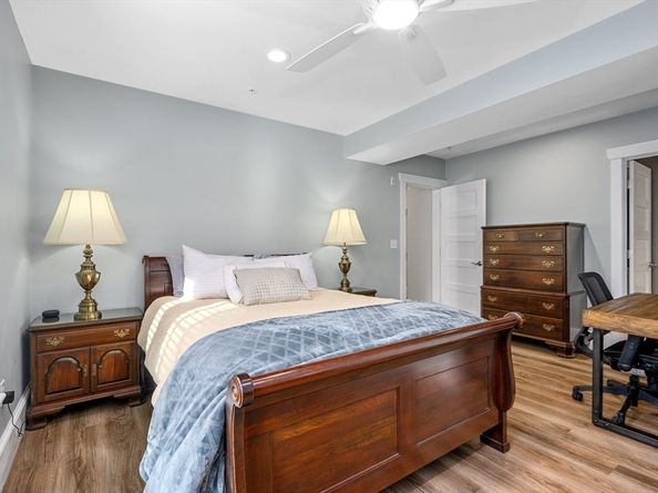 76 Court St. 6, Plymouth MA 02360