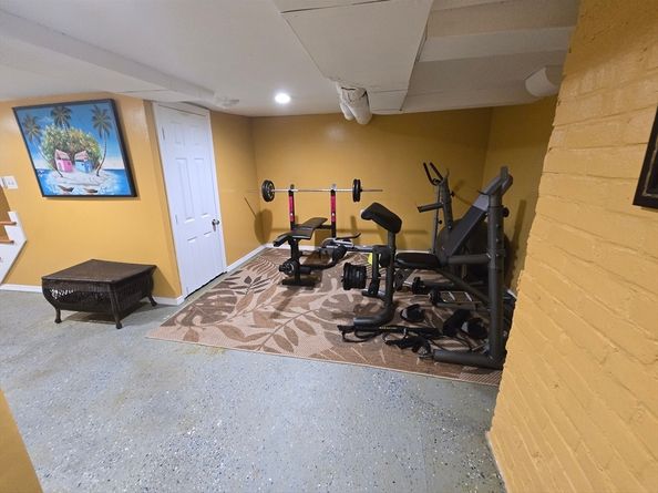 60 Clifton Ave, Brockton MA 02301