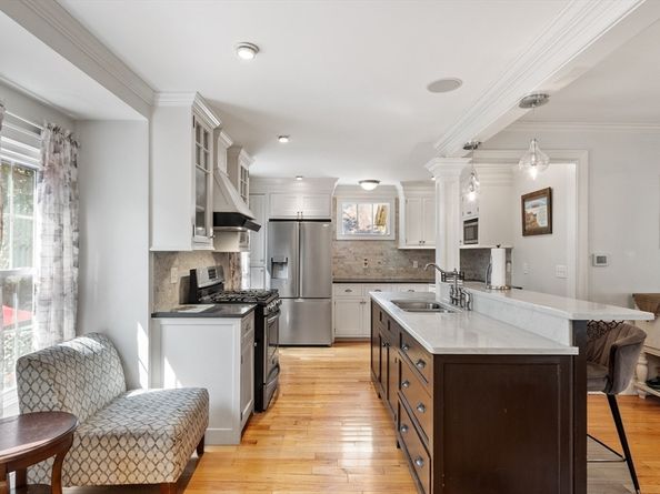 60 Clifton Ave, Brockton MA 02301