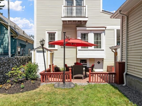 60 Clifton Ave, Brockton MA 02301