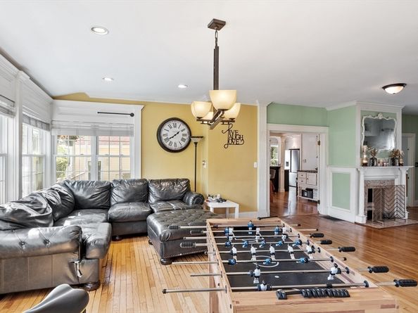 60 Clifton Ave, Brockton MA 02301