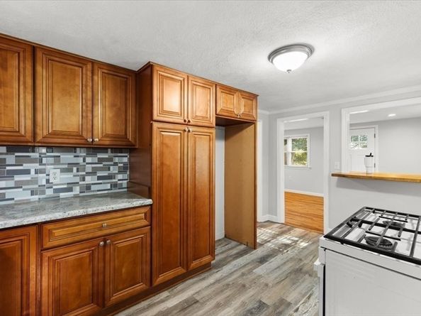 29 Glendale Ave, Brockton MA 02301