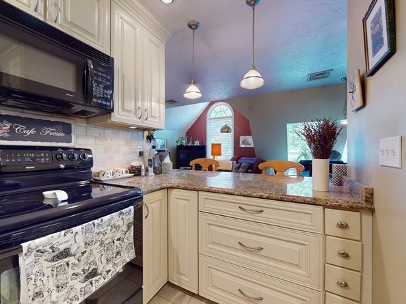 62 E Central St 305, Natick MA 01760