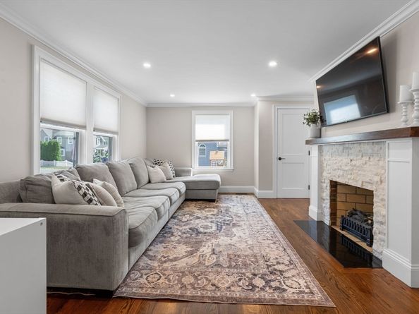 39 Pine St, Wakefield MA 01880