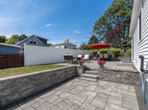 39 Pine St, Wakefield MA 01880