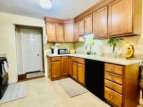 452 Hollis Road, Lunenburg MA 01462