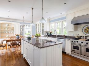 59 Hyde Ave, Newton MA 02458