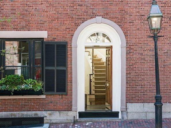 16 W Cedar St, Boston MA 02108