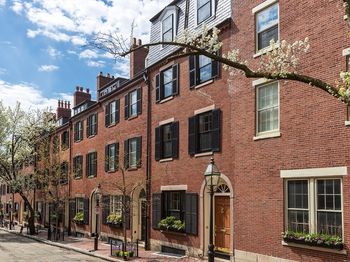 16 W Cedar St
