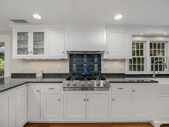 198 Pine St, Norwell MA 02061