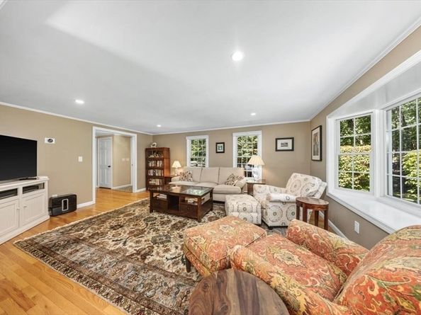 198 Pine St, Norwell MA 02061