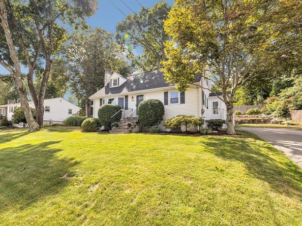 136 Azalea Dr, Norwood MA 02062