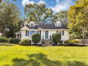 136 Azalea Dr, Norwood MA 02062