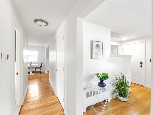 136 Azalea Dr, Norwood MA 02062