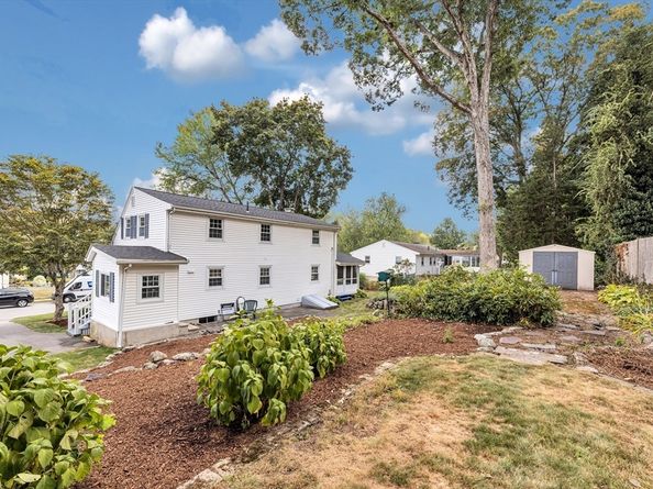 136 Azalea Dr, Norwood MA 02062