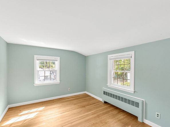 136 Azalea Dr, Norwood MA 02062