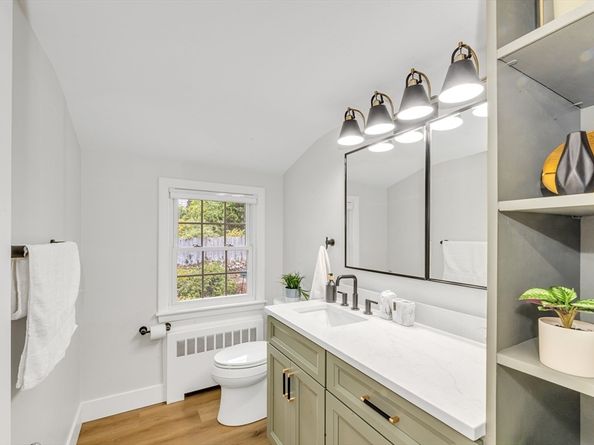 136 Azalea Dr, Norwood MA 02062