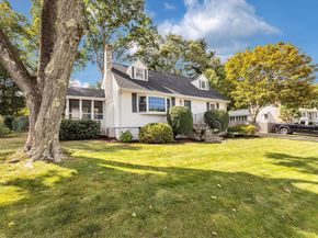 136 Azalea Dr, Norwood MA 02062