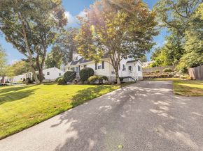 136 Azalea Dr, Norwood MA 02062