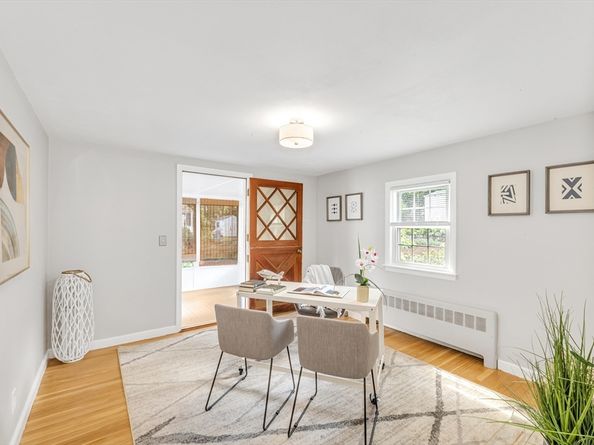 136 Azalea Dr, Norwood MA 02062