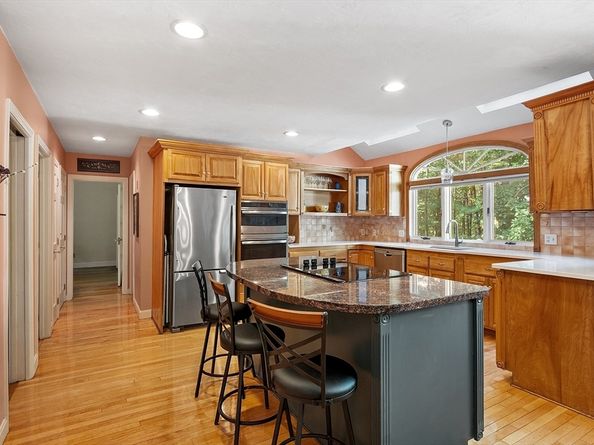 27 Lincoln Drive, Acton MA 01720
