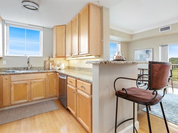 36 Village Rd 601, Middleton MA 01949