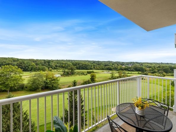 36 Village Rd 601, Middleton MA 01949