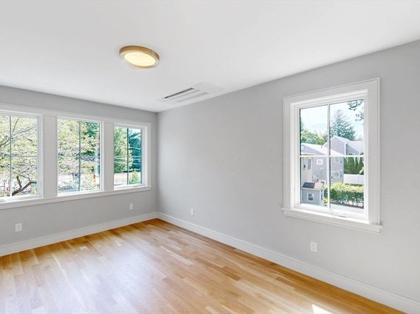 41 Kilburn Rd, Newton MA 02465