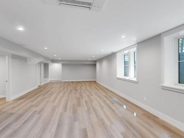 41 Kilburn Rd, Newton MA 02465