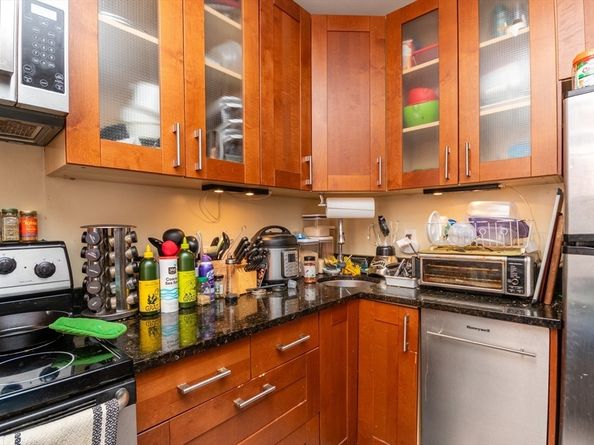 286-288 Cambridge St. 8, Boston MA 02114