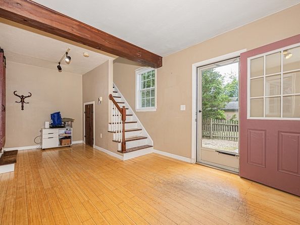 114 Gilbert Rd, Weymouth MA 02189