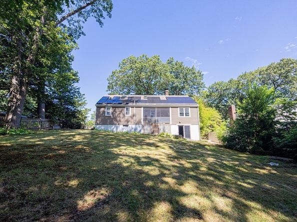 114 Gilbert Rd, Weymouth MA 02189