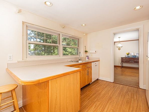 114 Gilbert Rd, Weymouth MA 02189