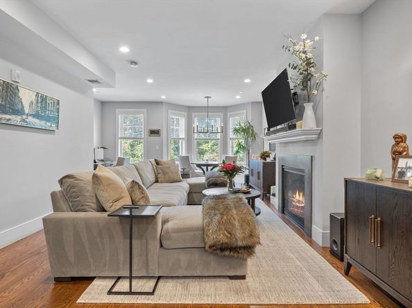 579 Baker St 579, Boston MA 02132