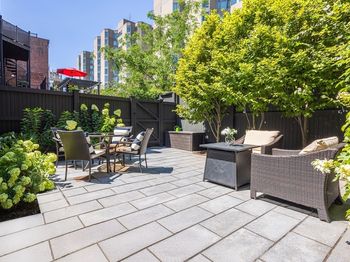 256 W Newton Street