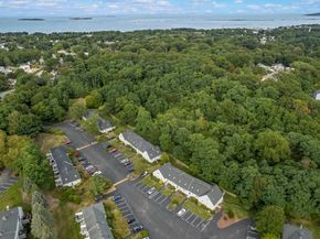 52 Liberty St J5, Plymouth MA 02360