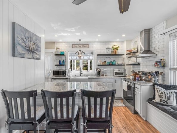 16 Douglas Rd, Gardner MA 01440