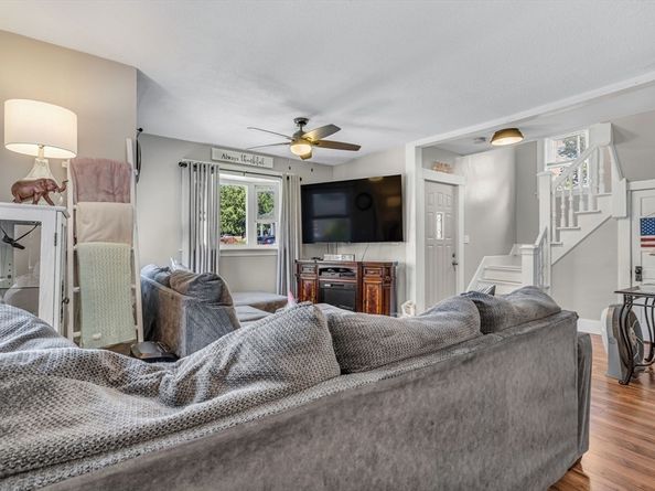16 Douglas Rd, Gardner MA 01440