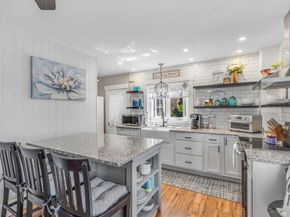 16 Douglas Rd, Gardner MA 01440
