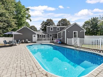 16 Homestead Ave