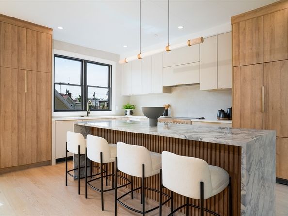 290 Watertown St 4, Newton MA 02458