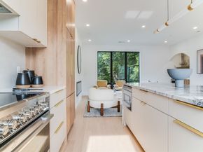 290 Watertown St 4, Newton MA 02458