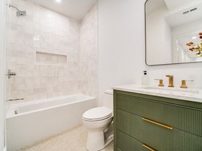 290 Watertown St 4, Newton MA 02458