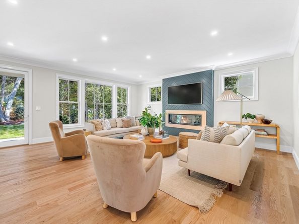 6 Southgate Road, Wellesley MA 02482