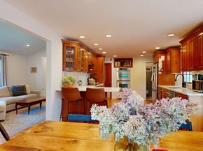 10 Glen Cir, Waltham MA 02451